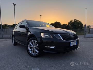 Skoda Octavia 1.5 DSG Wagon Executive G-Tec
