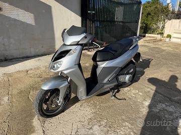 Scuter 300