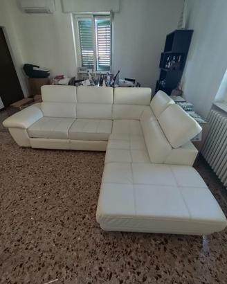 Divano angolare in pelle