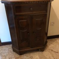 Mobiletto in legno