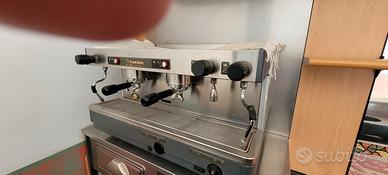 arredamento completo per bar 