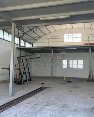 Immobile di 400 m² con 1 locale a Sansepolcro