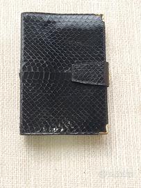 Portafoglio donna in vera pelle.