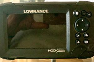 Lowrance hook reveal 555