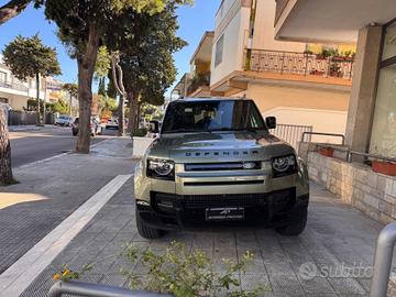 Land Rover Defender 110 3.0 I6 200 CV AWD Auto X-D