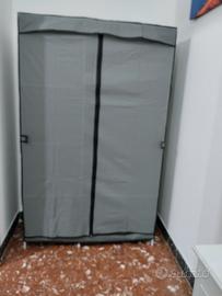 armadio tessuto e metallo 