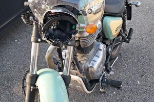 Moto Royald enfield incidentata