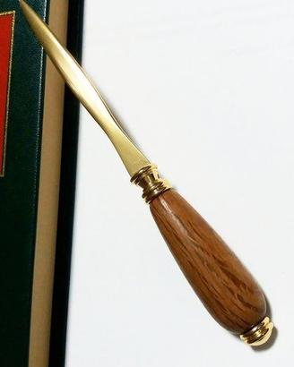 Tagliacarte in legno castagno artigianale