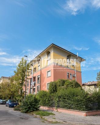 TRE LOCALI AL 2°PIANO CON ASCENSORE