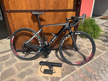 E-bike strada Cube C62