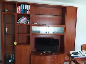 Parete attrezzata tavolo 4 sedie