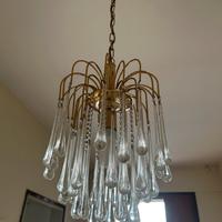 Lampadario con gocce di vetro