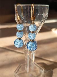 Orecchini vetro azzurro.