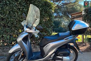 Honda SH 150 AD (2017) - 31.200 km - 2600