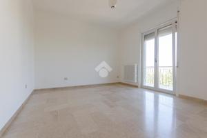 3 LOCALI A GIOIA DEL COLLE