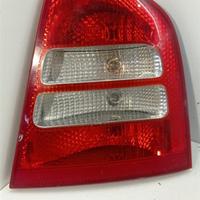 STOP FANALE POSTERIORE DESTRO SKODA Octavia Berlin