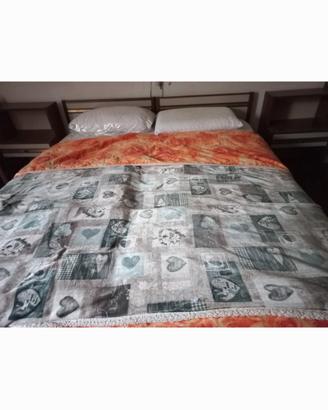 letto matrimoniale e 2 comodini