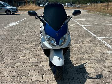 Scooter tmax 500