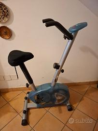 Cyclette Fit Generation regolabile con display