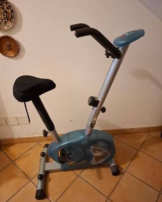 Cyclette Fit Generation regolabile con display