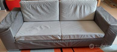 2 Divani robusti in stoffa antomacchia