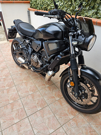 Yamaha xsr 700 abs black edition