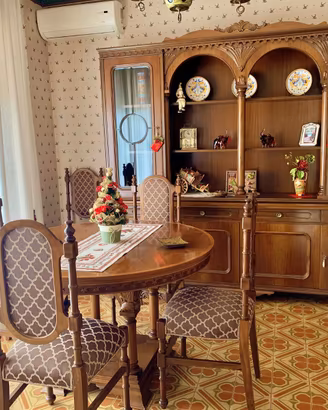 STANZA DA PRANZO INTERA O SOLO TAVOLO CON 6 SEDIE