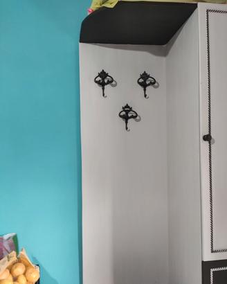 Mobile shabby chic con attaccapanni e panca