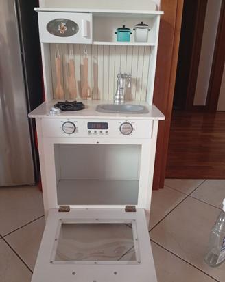 Cucina di legno per bambini