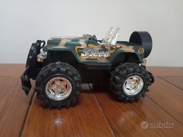 Macchina Jeep Militare
