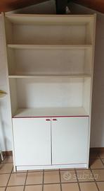 Mobile Scaffale con ante e dettagli rossi