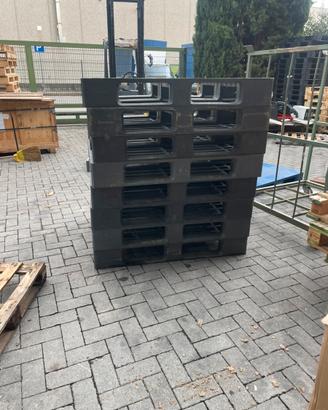 Bancali in plastica usati da 120x 100 pesanti