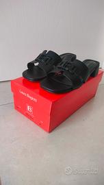 Sandali Laura Biagiotti con stemma