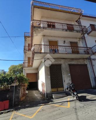 4 LOCALI A ZAFFERANA ETNEA