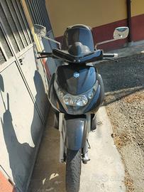 Scooter piaggio beverly 400