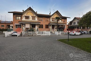 Villa a schiera Paderno Dugnano