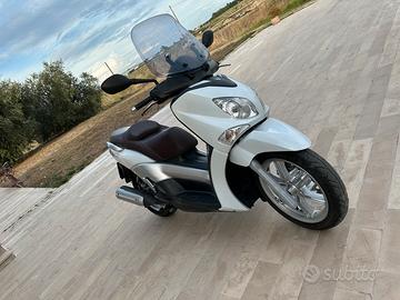Yamaha x-city 250