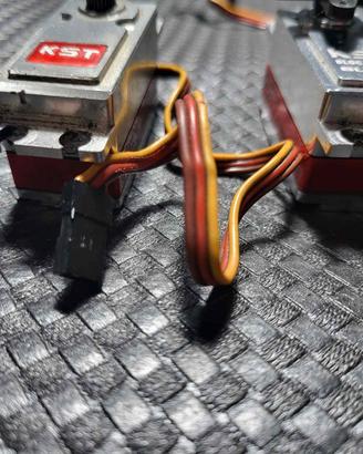 Servi vari tra cui Hitec/Sanwa/Orion/ Ace racing/