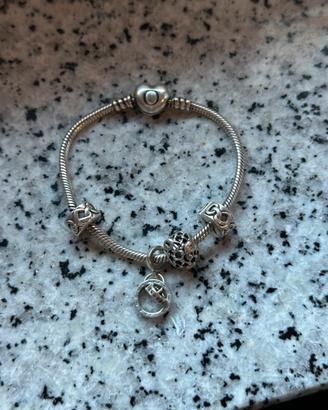 Bracciale pandora con charm