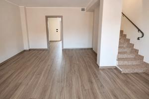 Villa A Schiera Su 3 Livelli