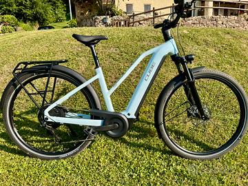 E-bike CUBE Touring Hybrid ONE 600 PARI AL NUOVO