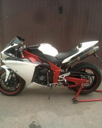 Yamaha R1 big bang 