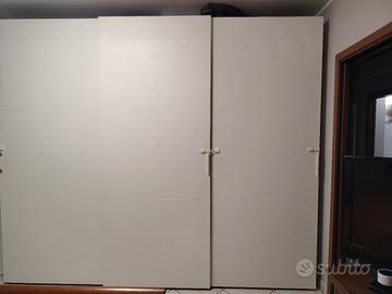 Armadio a tre ante