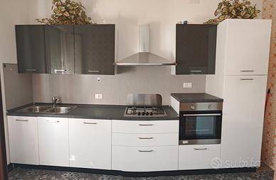 Cucina completa di elettrodomestici nuova
