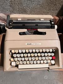 macchina da scrivere  Olivetti