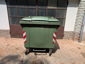 Cassonetto dei rifiuti 4 ruote con pedale