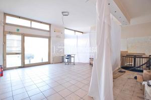 LOCALE COMMERCIALE IN ZONA S.AGABIO !!!