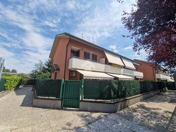 VILLA A SCHIERA A LIMBIATE