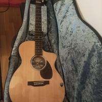 Chitarra Martin SC-13E compatta