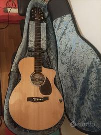 Chitarra Martin SC-13E compatta